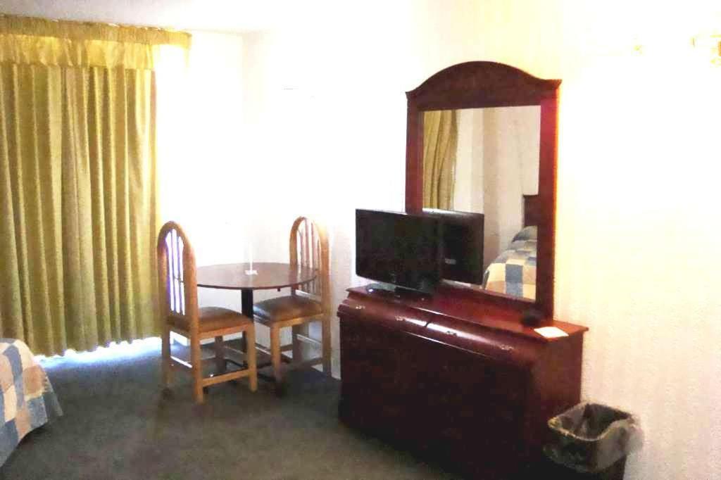 Leo Hotel Jerez de García Salinas Zimmer foto